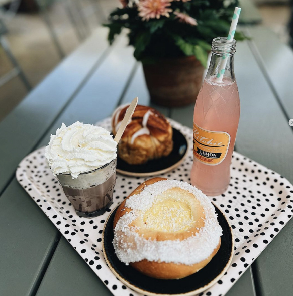 Grønn café Boller Og Brus